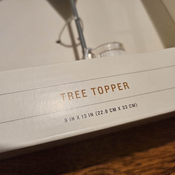 Magnolia Star Tree Topper - Picture 2 of 4